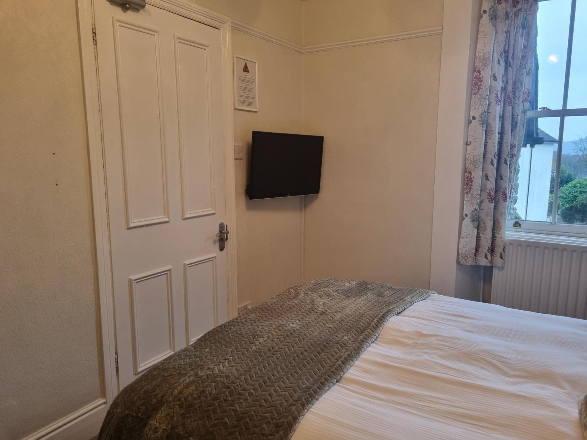Montfort Cottage Guest House วินเดอร์เมียร์ ภายนอก รูปภาพ