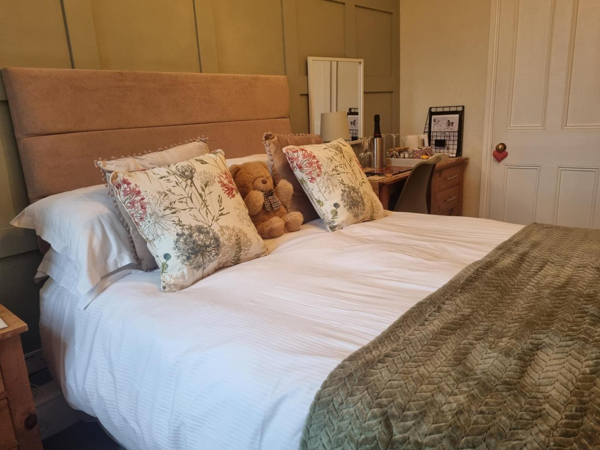 Montfort Cottage Guest House วินเดอร์เมียร์ ภายนอก รูปภาพ